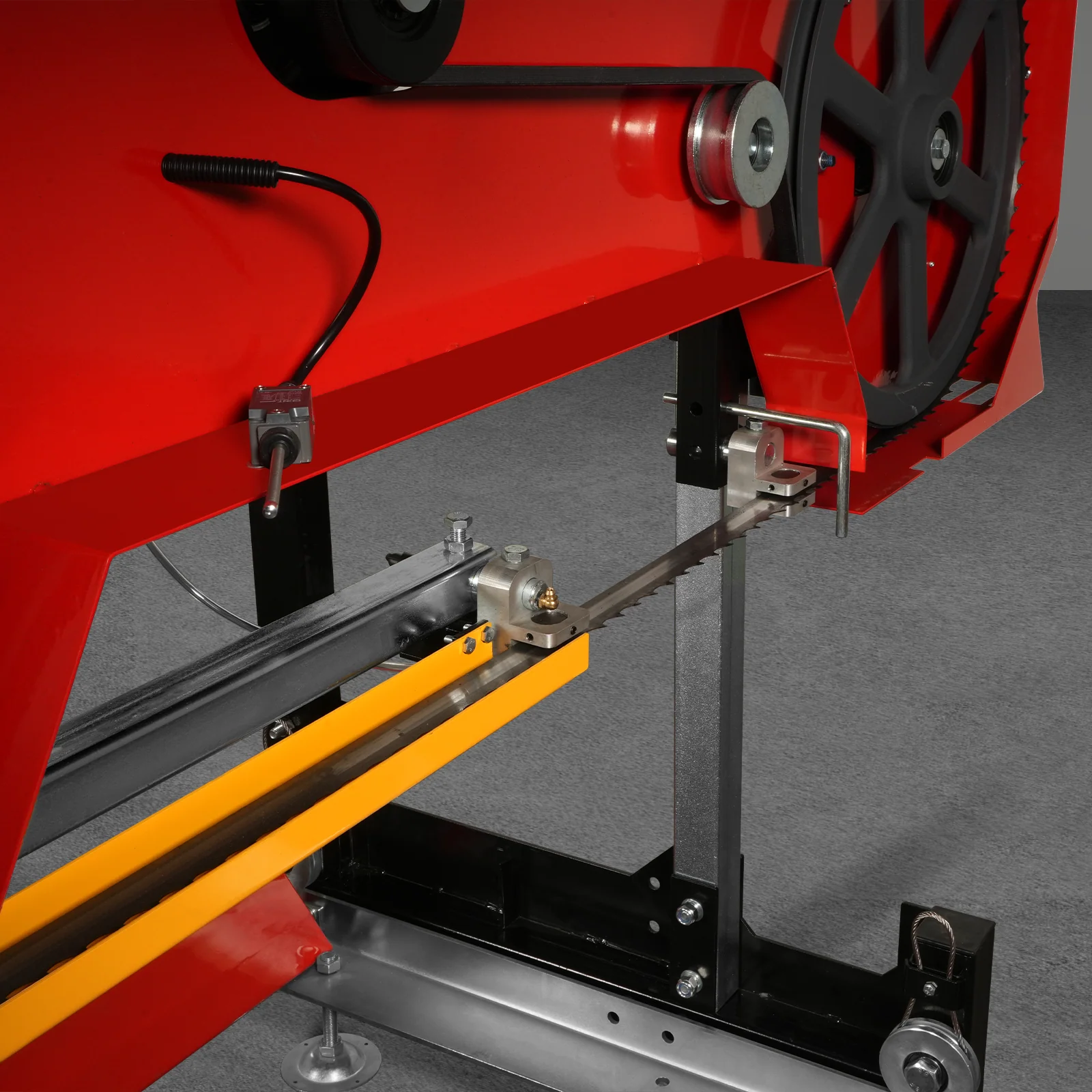 32" Portable Sawmill (5 x Blades Included),   KOHLER CH440 429cc E-Start Gasoline Engine,  26.5" Board Width,  20' Track Length (13' Track Length + 6.4' Track Extension Included) ,  SM-32 - Image 20