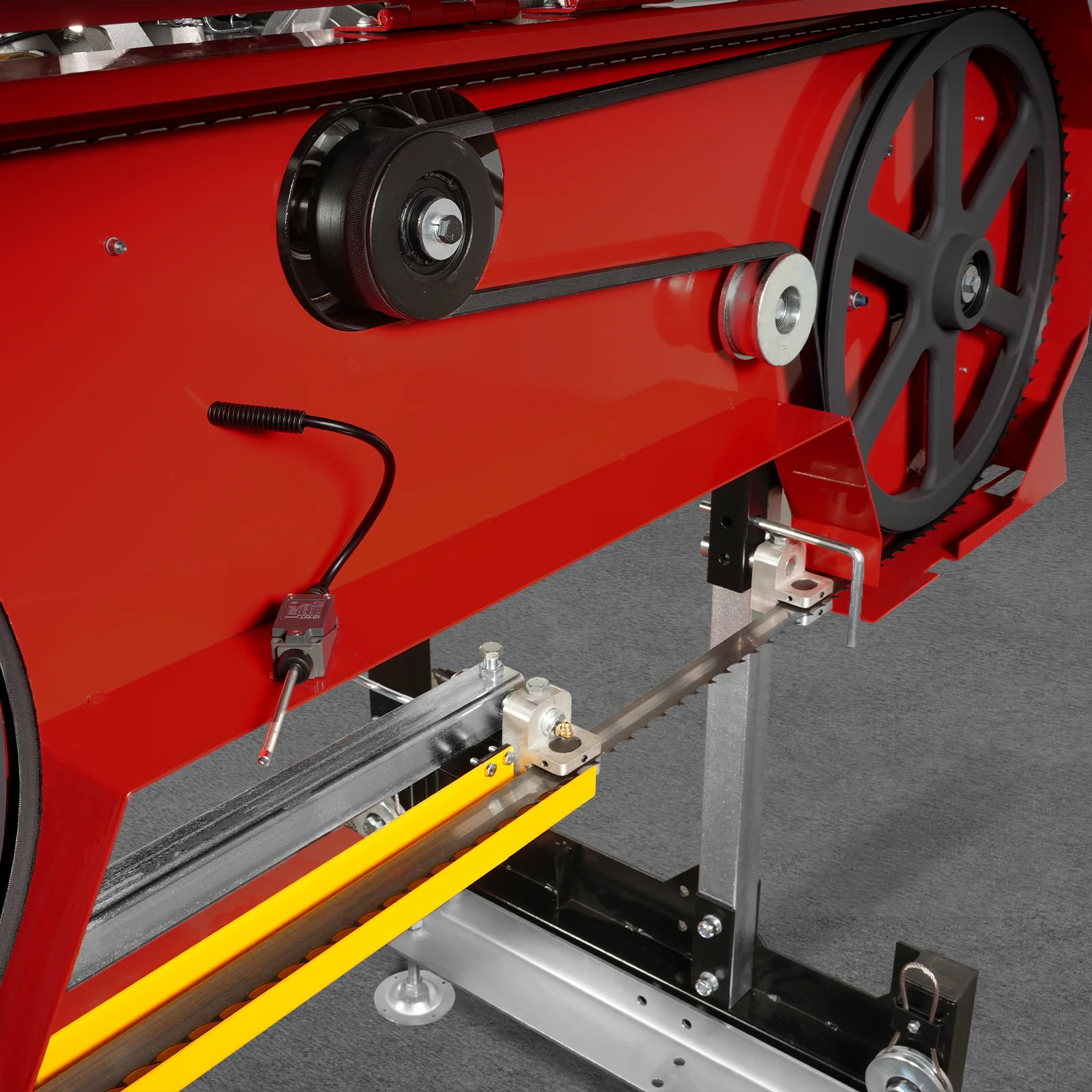 32" Portable Sawmill (5 x Blades Included),   KOHLER CH440 429cc E-Start Gasoline Engine,  26.5" Board Width,  20' Track Length (13' Track Length + 6.4' Track Extension Included) ,  SM-32 - Image 21
