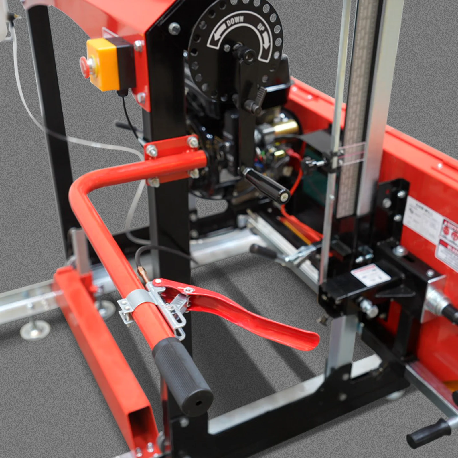 32" Portable Sawmill,  459cc 15HP E-Start Gasoline Engine,  26.5" Board Width,  13' Track Length ,  SM-32 - Image 7